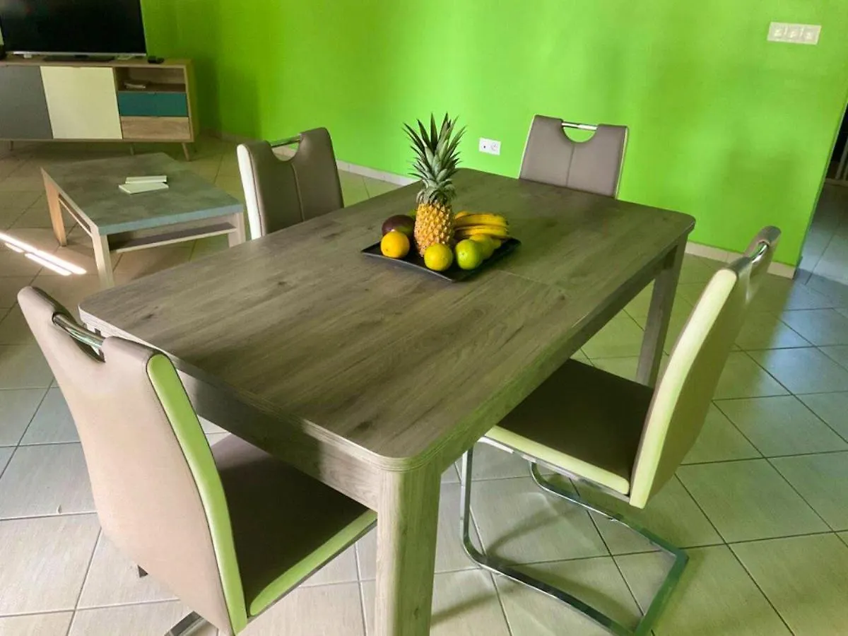 Maison Elegante Au Moule Avec Terrasse Ensoleillee Le Moule Guadeloupe