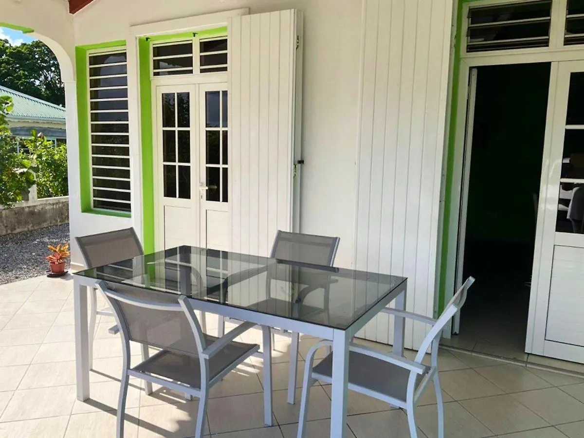 Hébergement de vacances Maison Elegante Au Moule Avec Terrasse Ensoleillee Le Moule